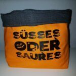 Süsses oder Saures - Schriftzug für Halloween mit Fledermäusen – Bild 9