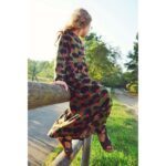 Lenzing™ ECOVERO™ - Poppies - moosgrün - Nerida Hansen – Bild 4