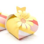 Geschenkbox Streifen rot / rosa / gelb mit Blume - Geschenkschachtel Printable zu Ostern – Bild 3