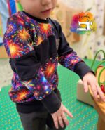 Schnittmuster und Nähanleitung Sweater Hoodie Pullover Skylar für Jungen Größe 74-176 – Bild 8